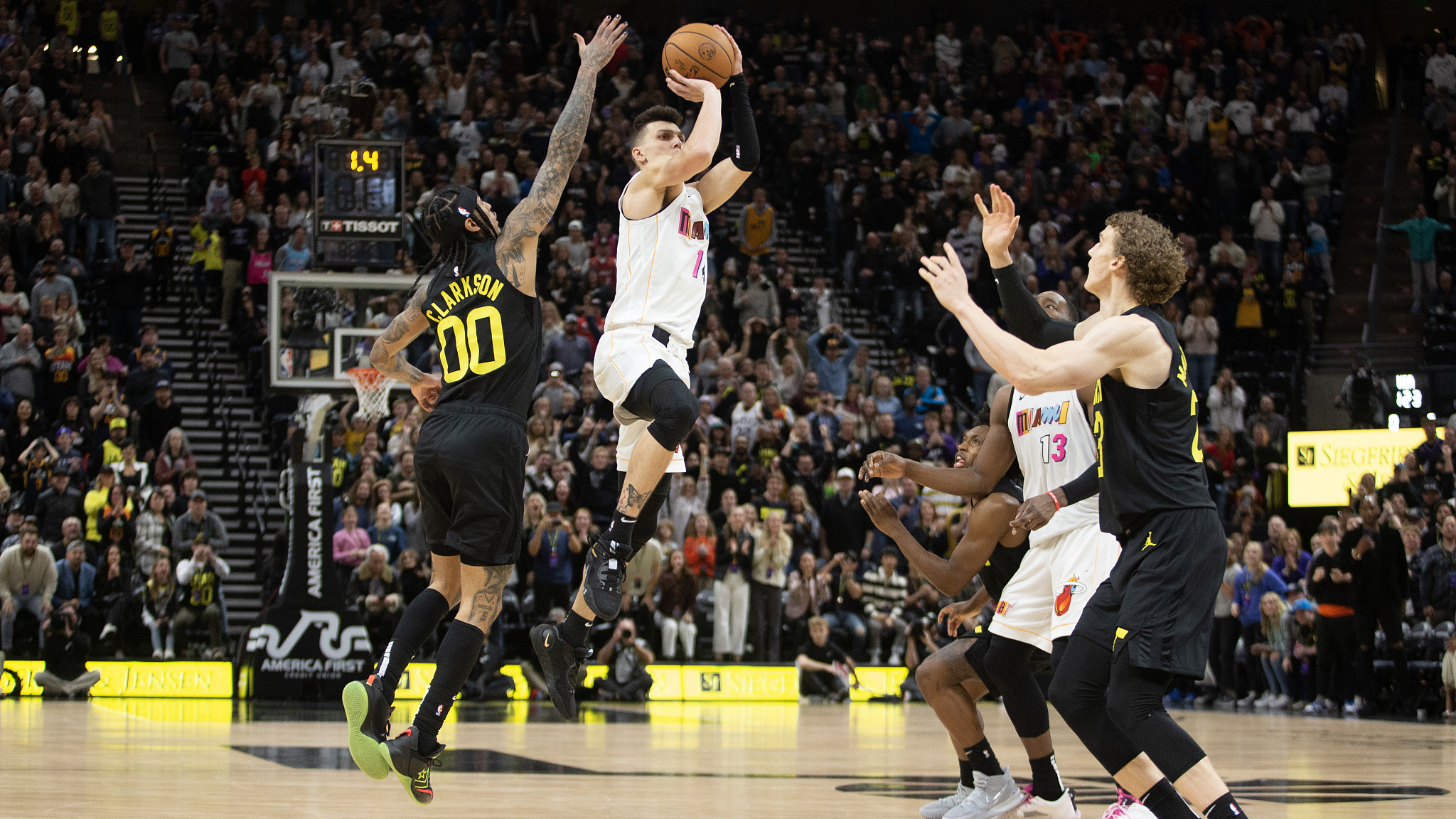 开云体育下载-集结日斯图加特绝杀压哨：NBA总决赛节点到来，赛场秩序良好，阵容厚度经受考验的简单介绍