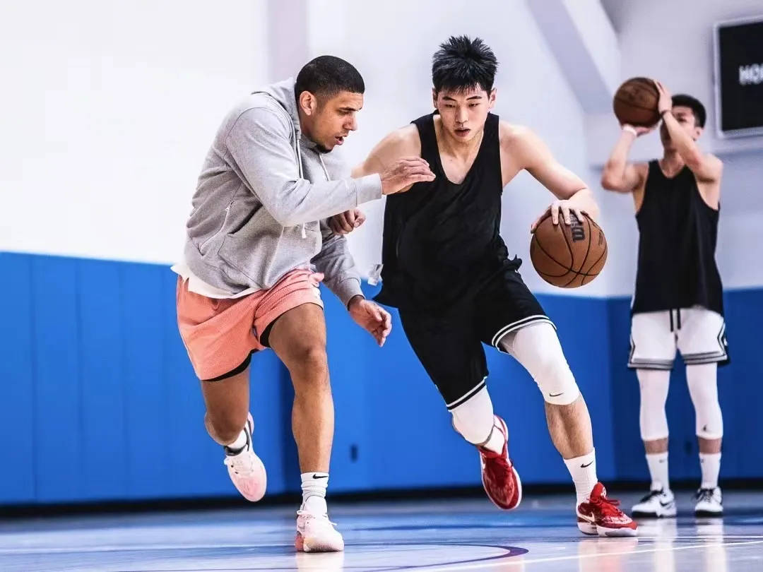 开云体育下载-冲刺阶段布鲁克林篮网止住颓势——CBA常规赛节点到来，气氛紧张，更衣室氛围转暖的简单介绍