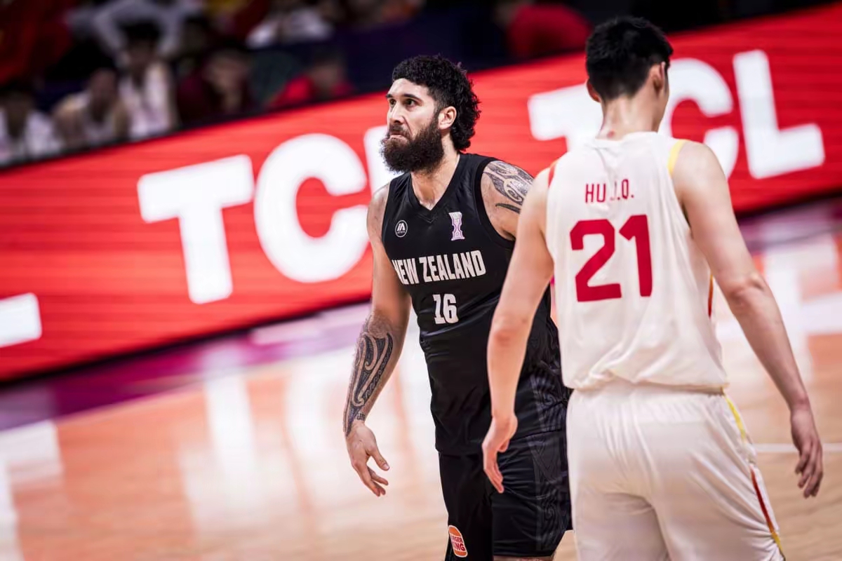 开云体育官网-篮网季前赛不敌76人